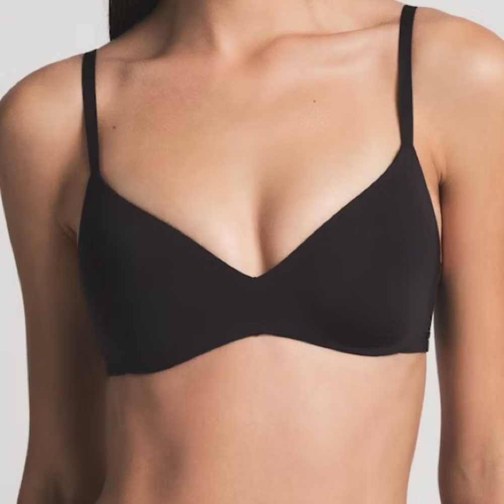 Skims WIRELESS FORM PUSH-UP PLUNGE BRA